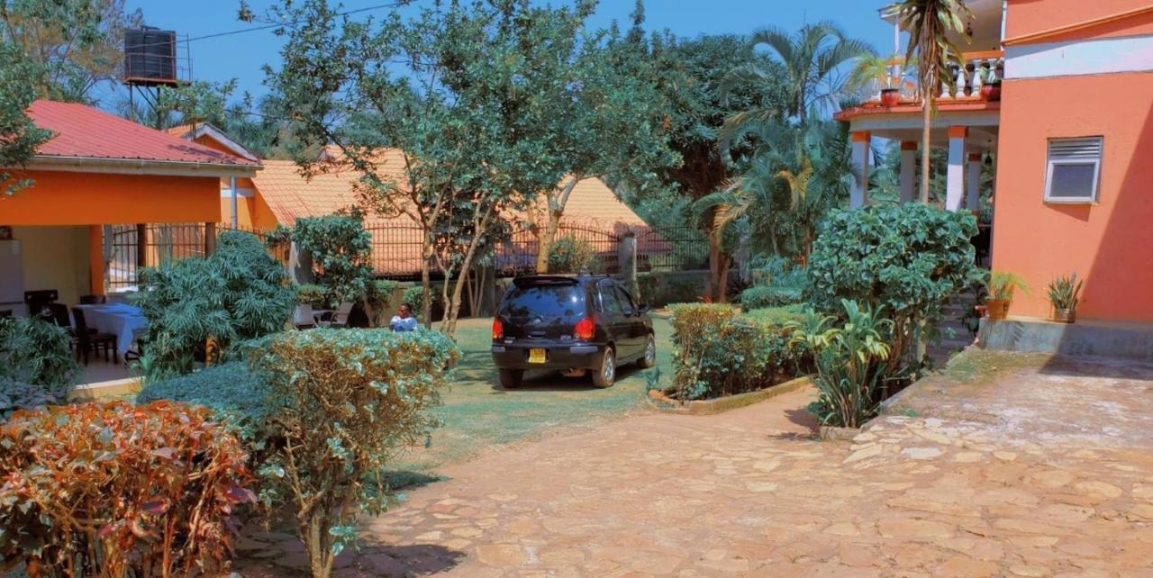 La Feve Beach Bed And Breakfast Entebbe Exterior photo