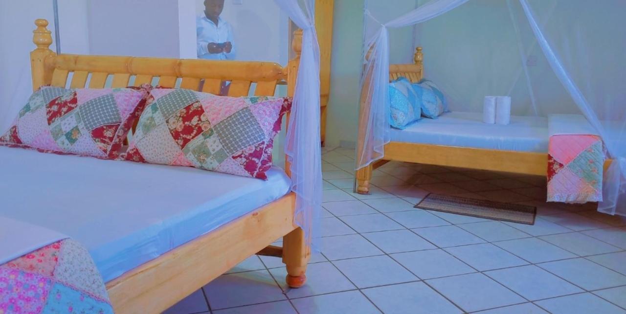 La Feve Beach Bed And Breakfast Entebbe Exterior photo