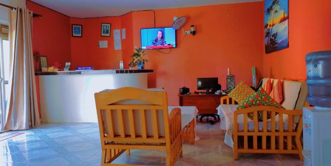 La Feve Beach Bed And Breakfast Entebbe Exterior photo